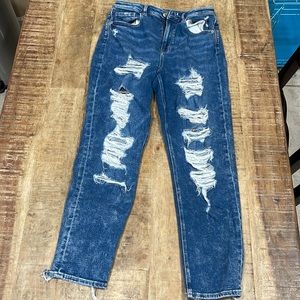 AMERICAN EAGLE Mom Jeans